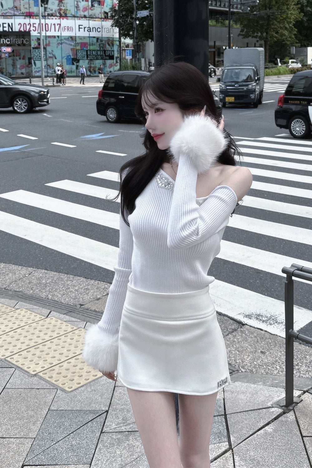 ワンショルビジュートップス