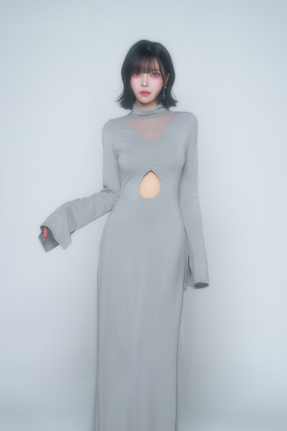 デザインオープンカットロングワンピース