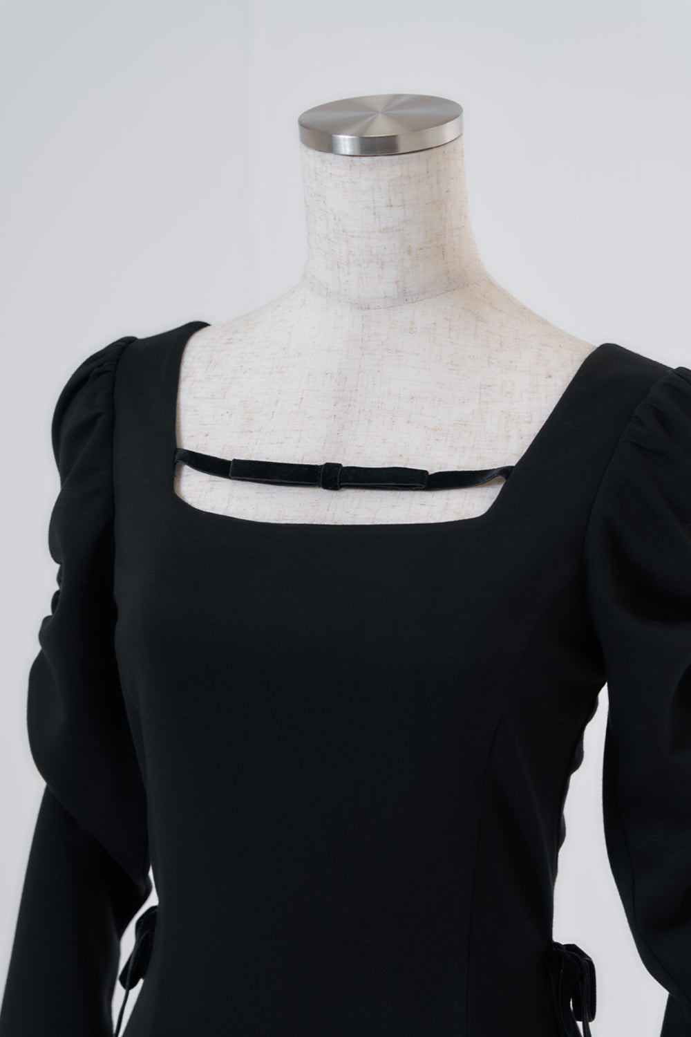 ベロアリボンカットミニワンピース