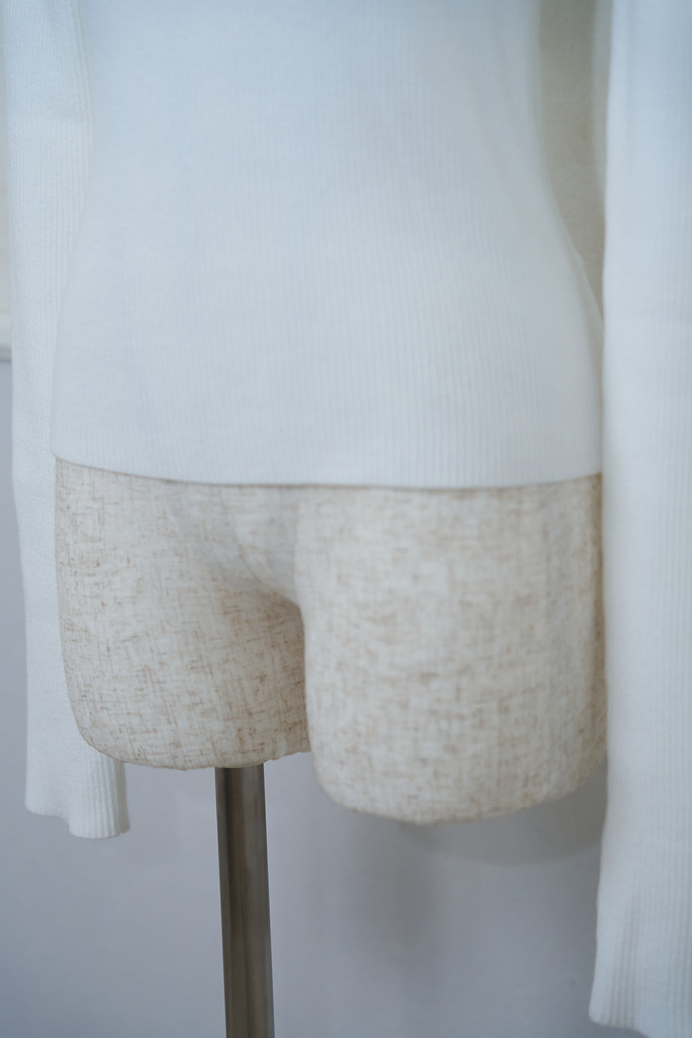 デザインタートルニットトップス