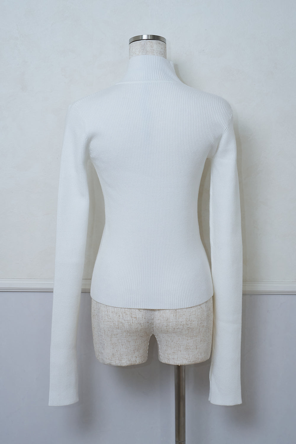 デザインタートルニットトップス