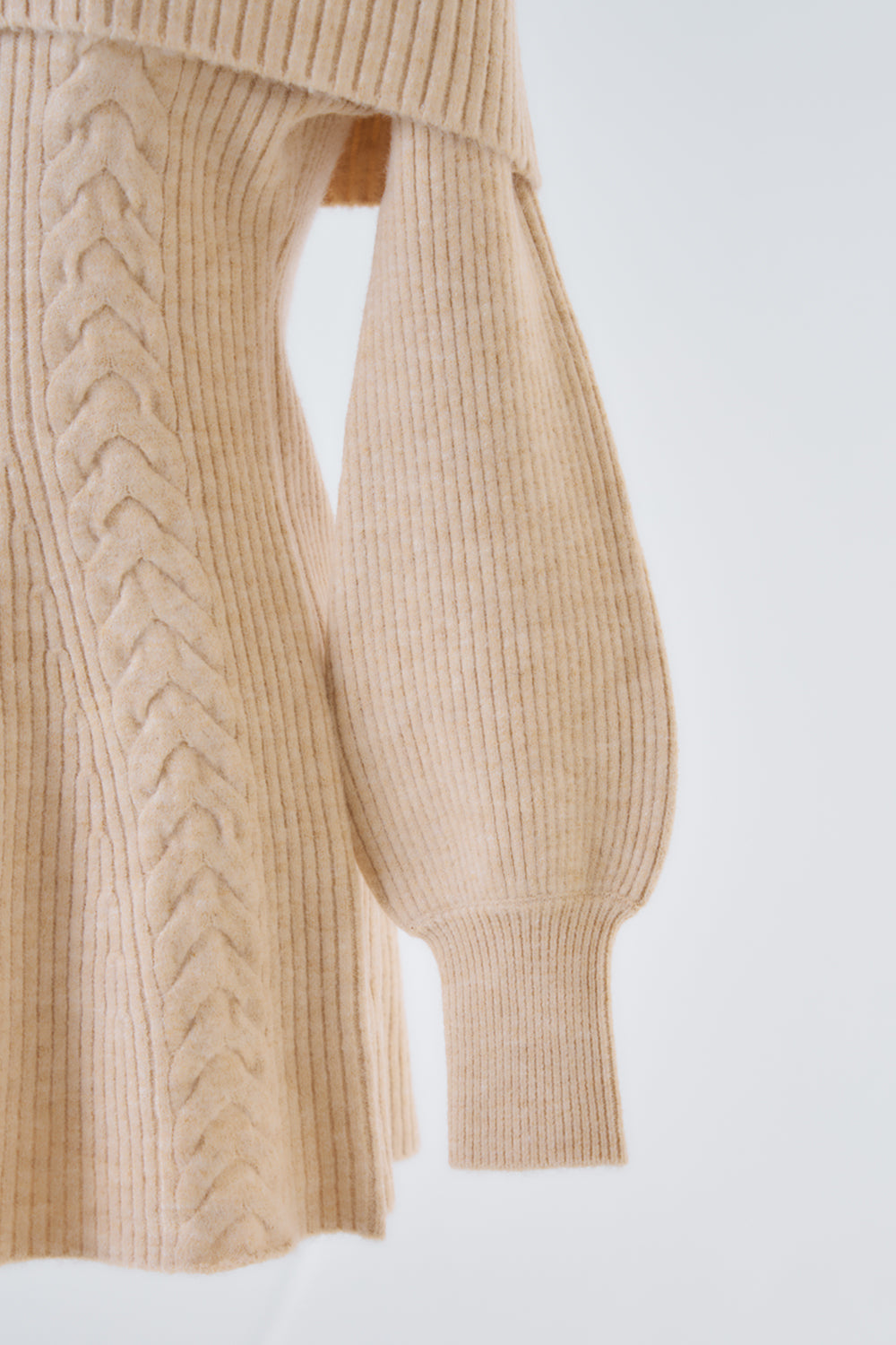 ケーブルニットミニワンピース