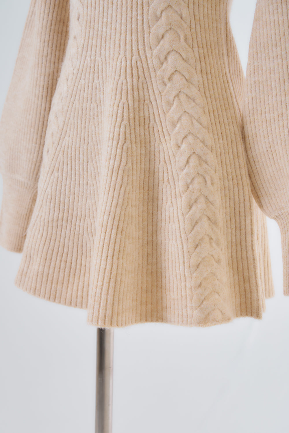 ケーブルニットミニワンピース