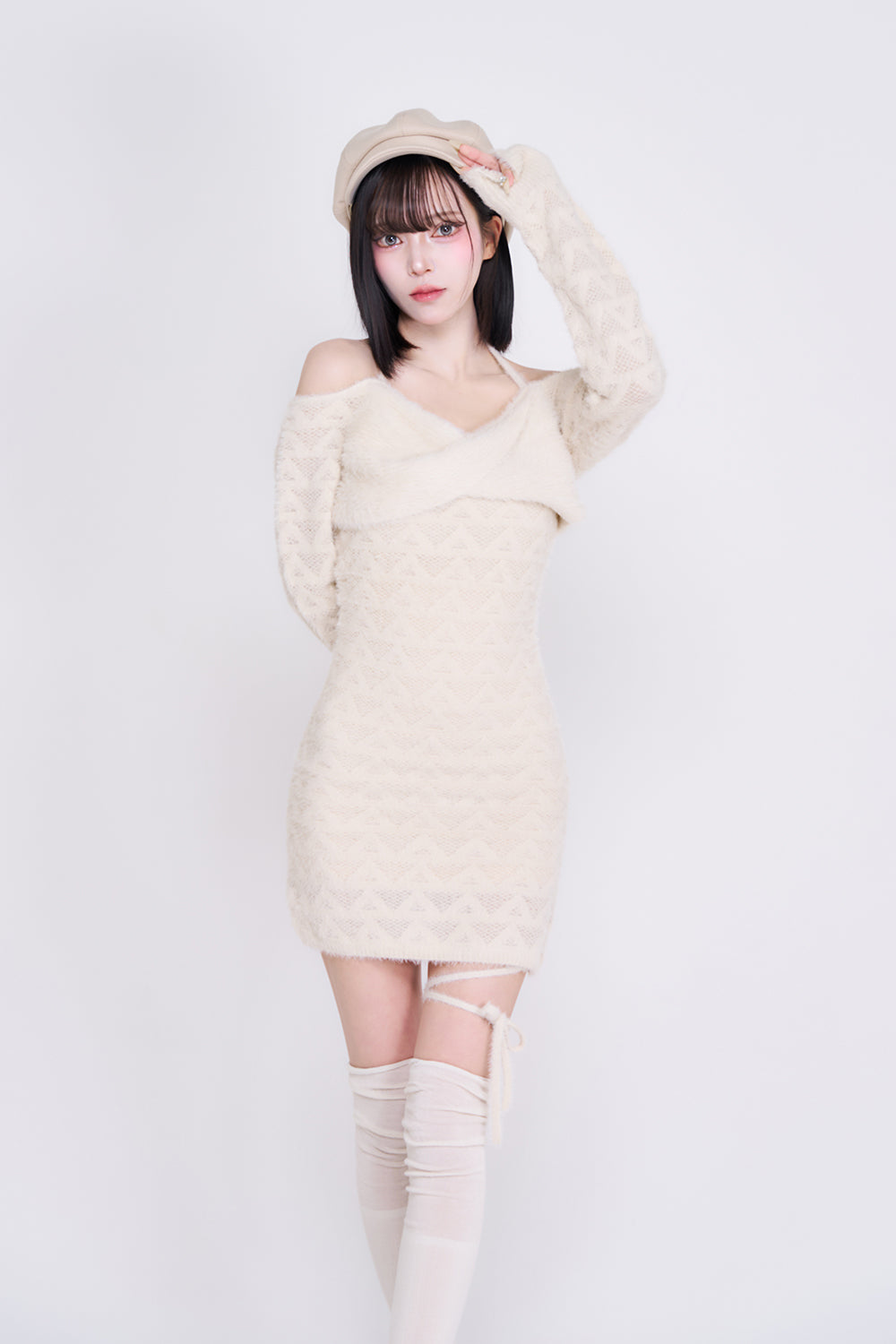 デザインオフショルニットワンピース