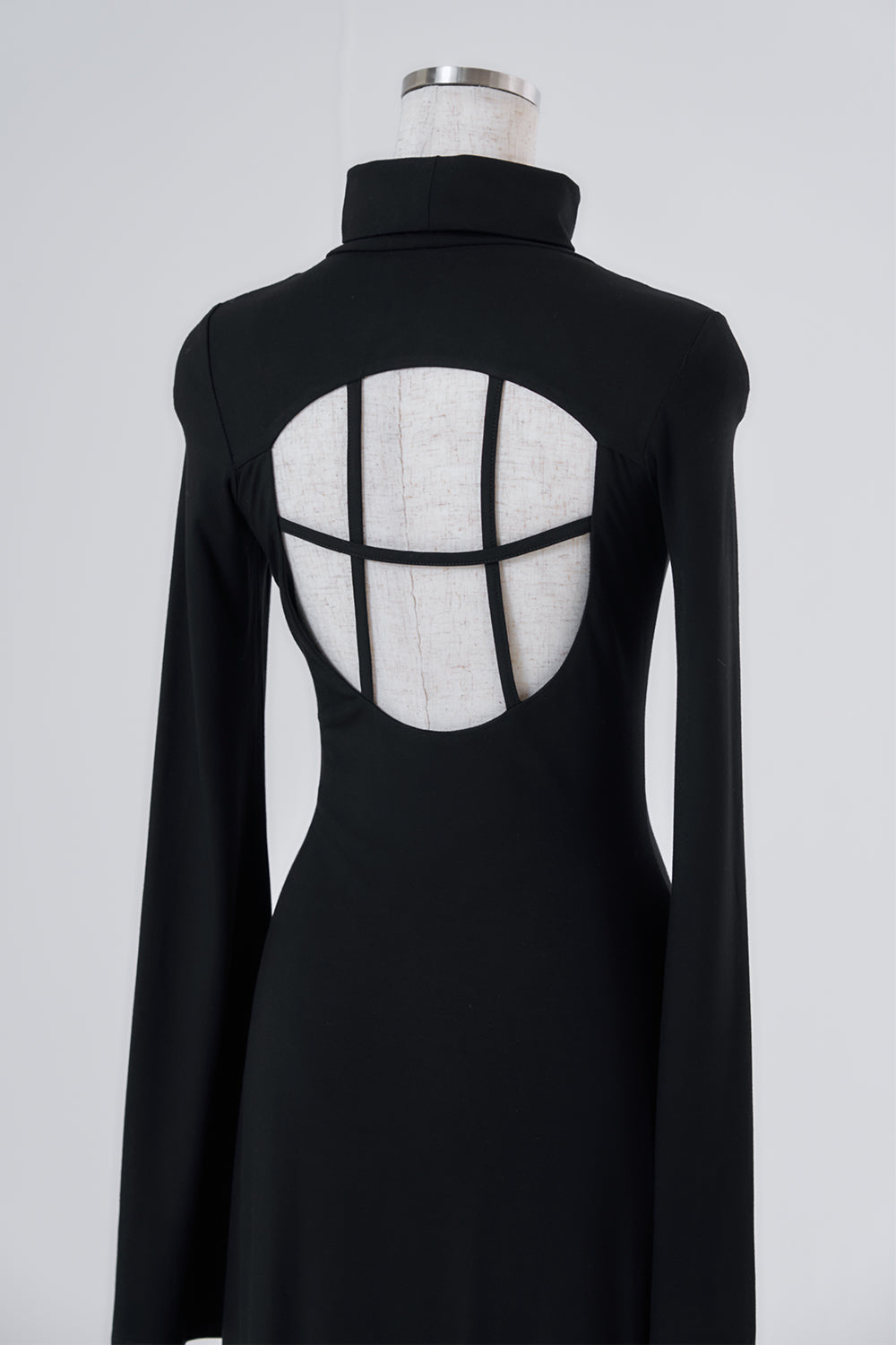 デザインオープンカットロングワンピース