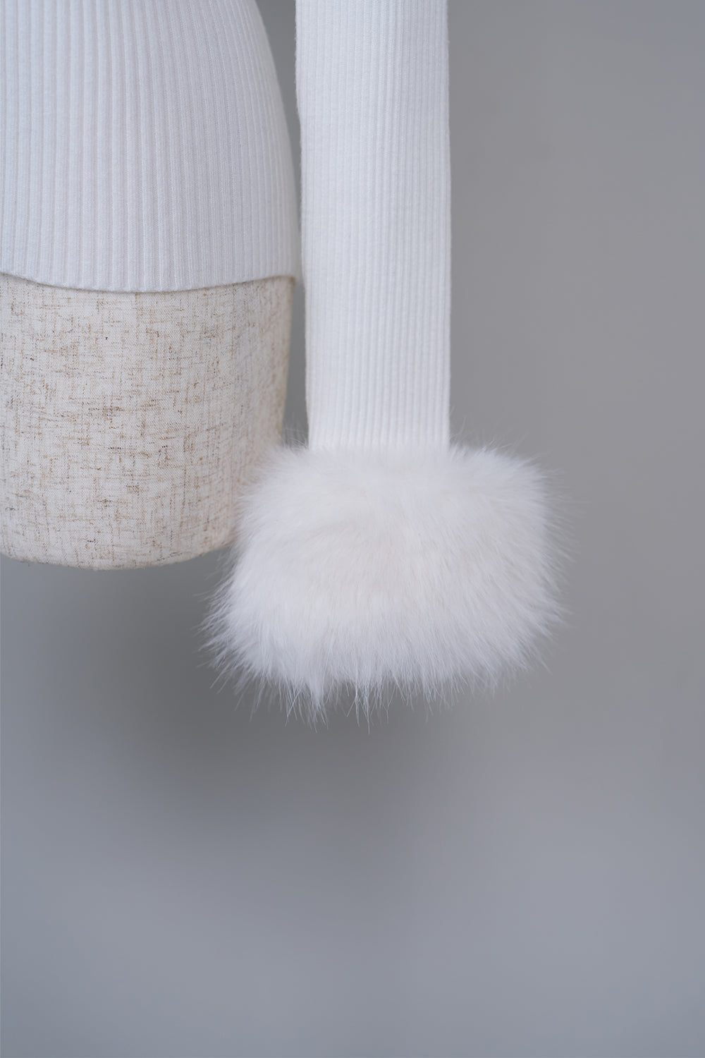 ワンショルビジュートップス