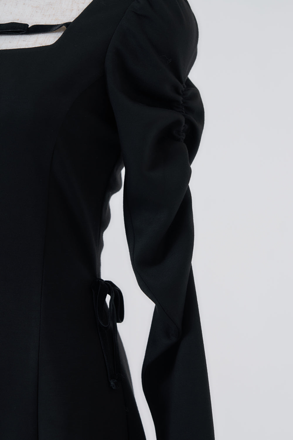 ベロアリボンカットミニワンピース