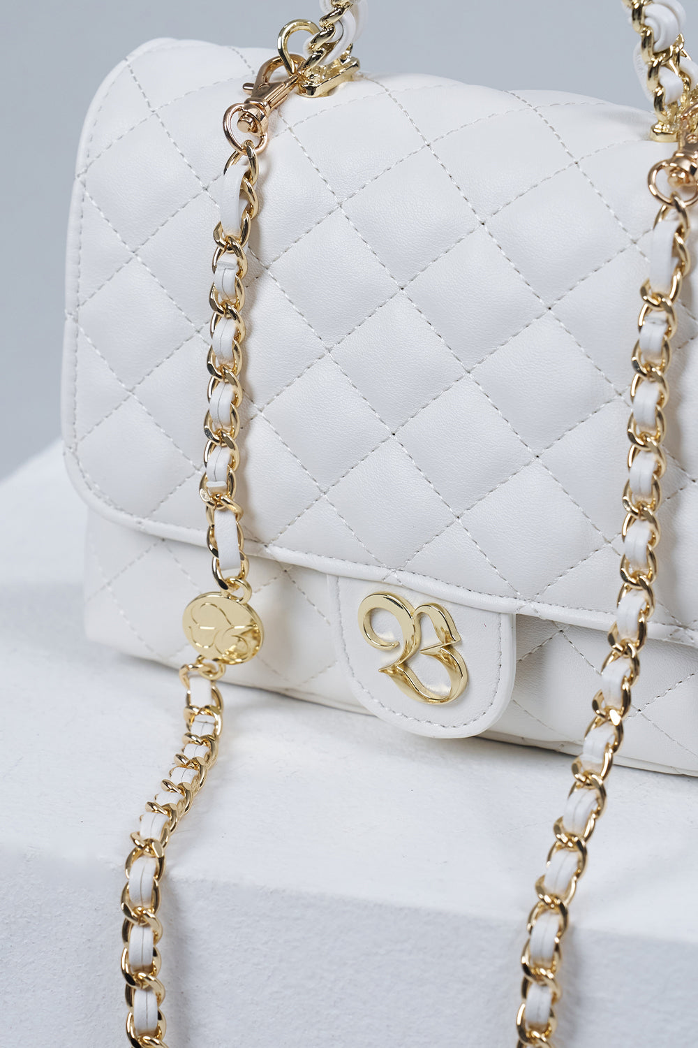 チェーンハンドルmimiバッグ