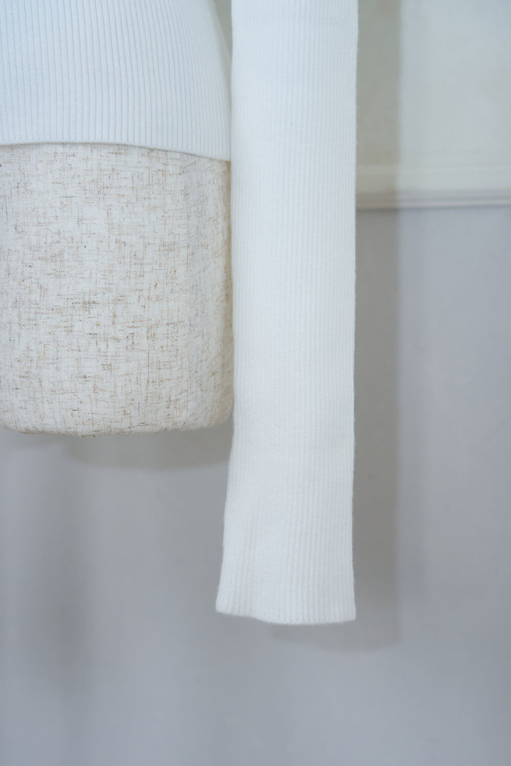 デザインタートルニットトップス