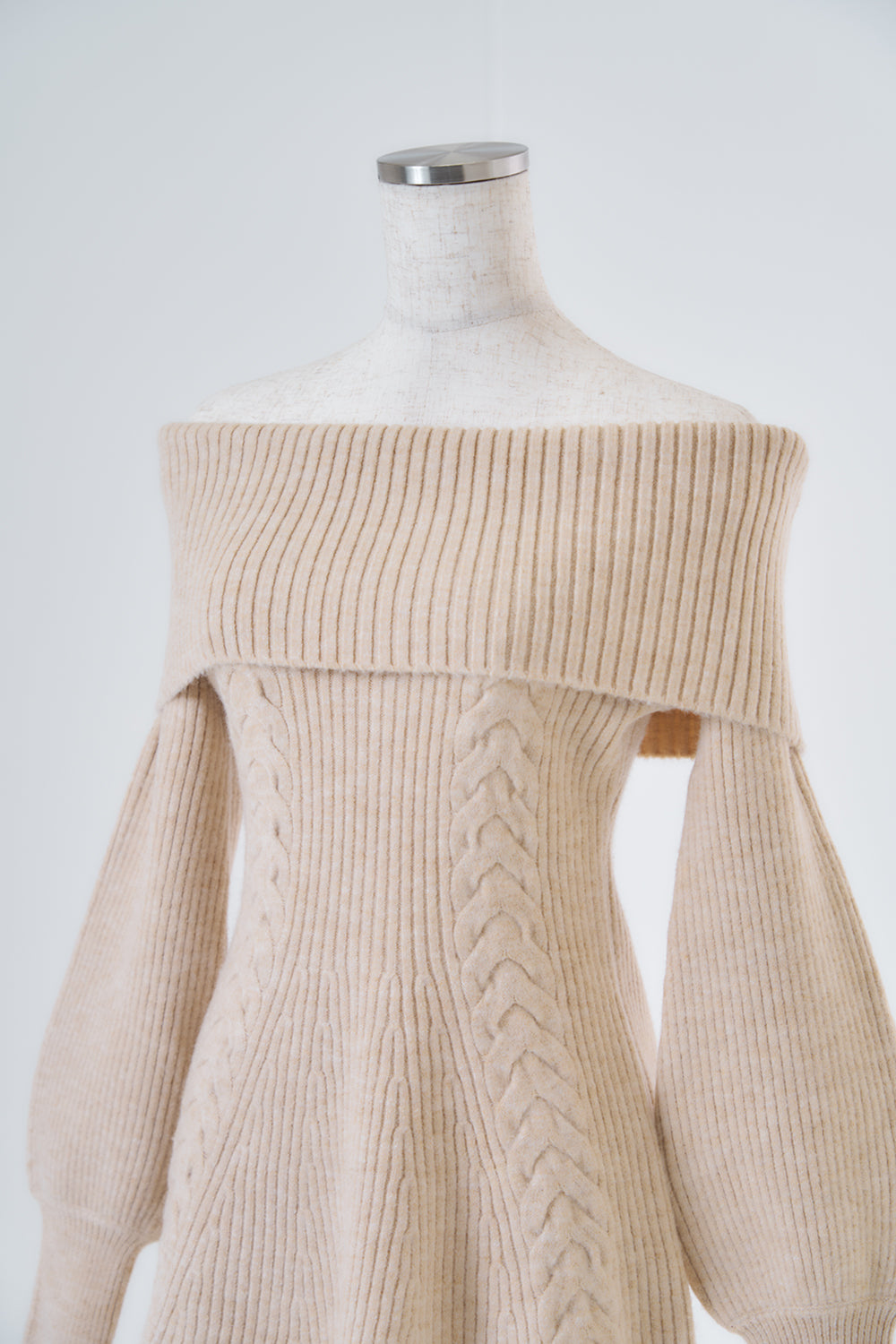 ケーブルニットミニワンピース