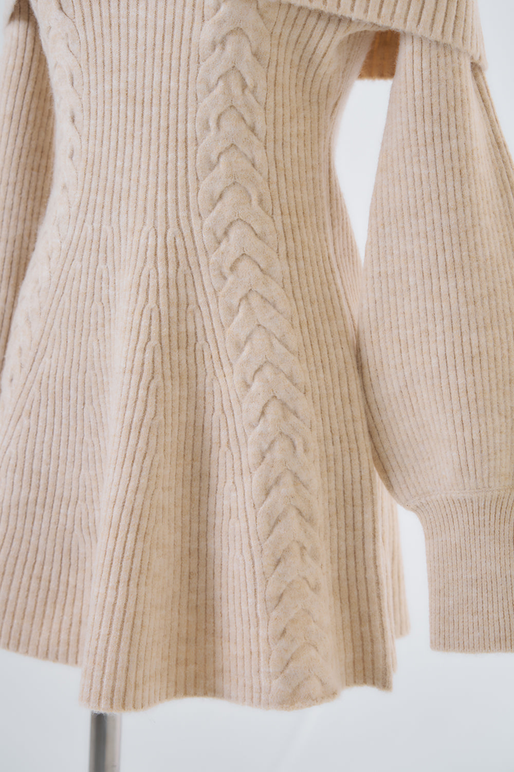 ケーブルニットミニワンピース