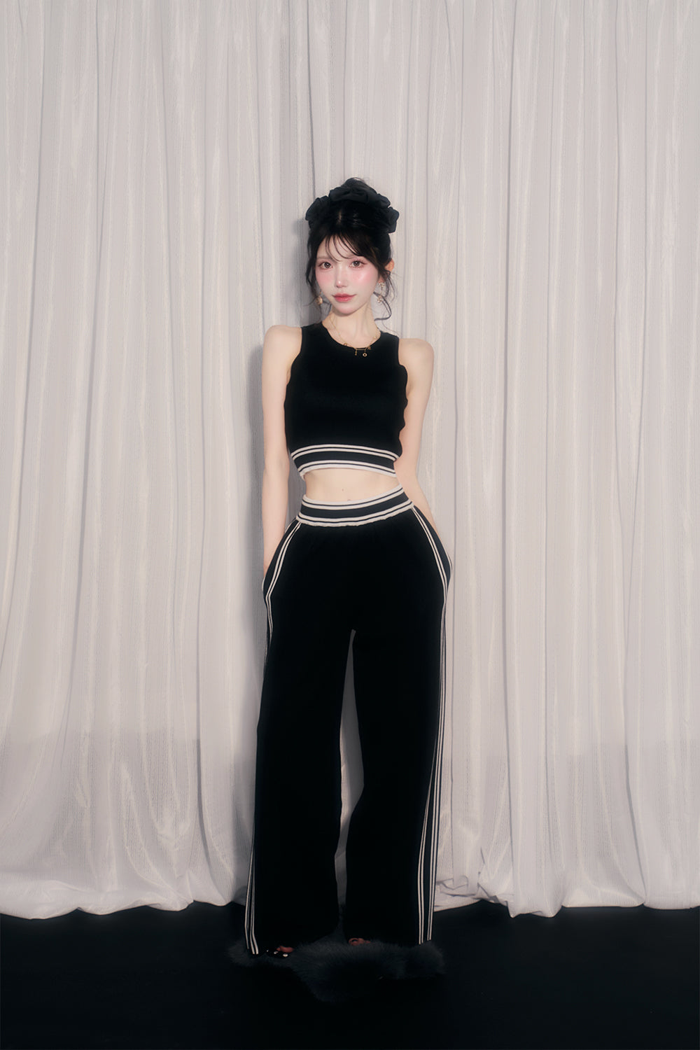 Line Knit Pants