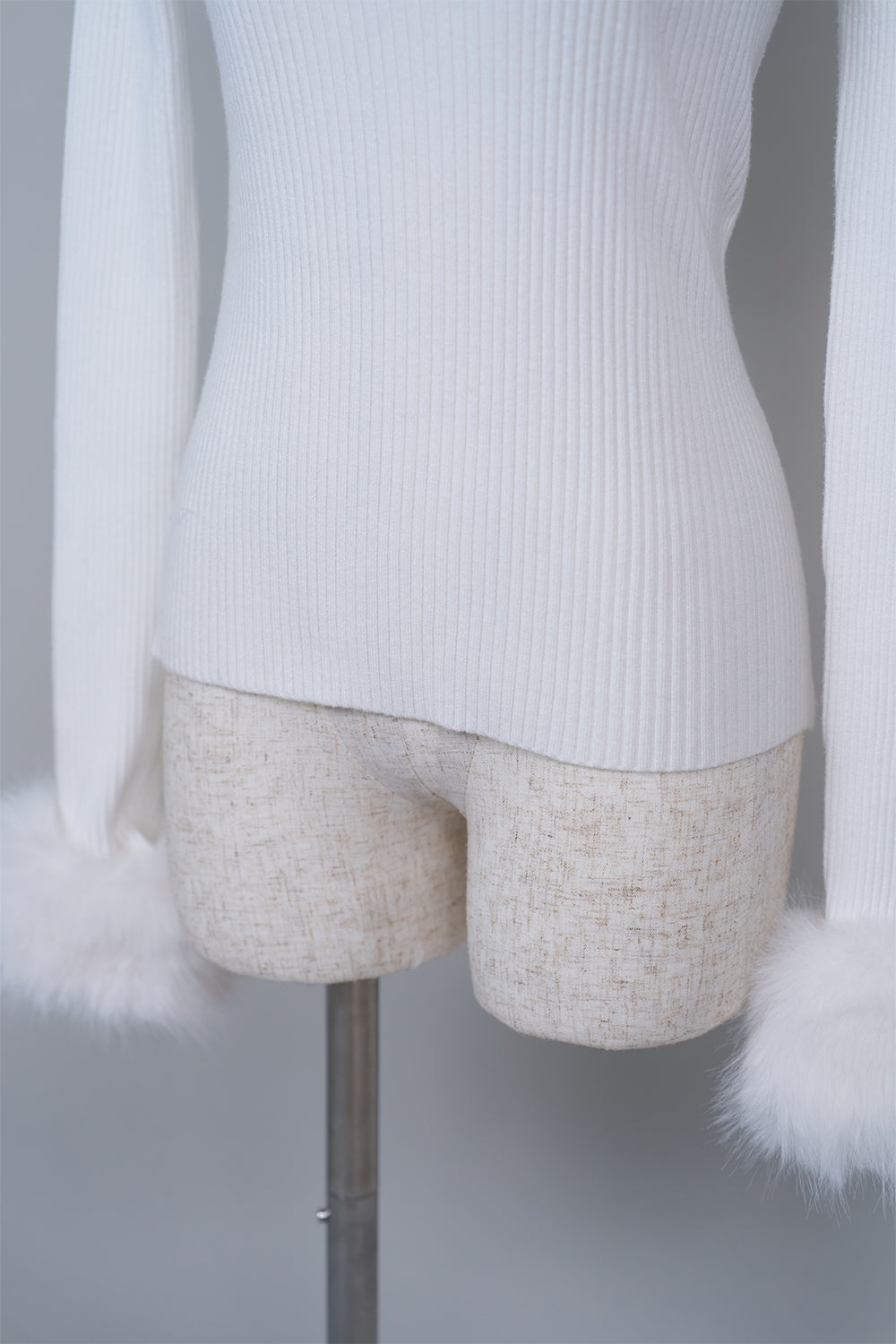 ワンショルビジュートップス