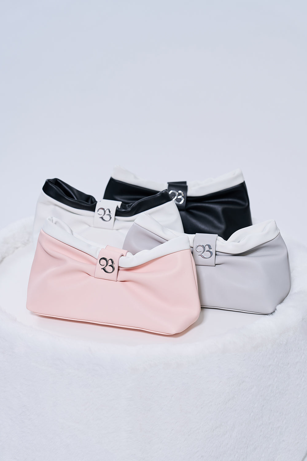 【Novelty】Kitty Ribbon Pouch